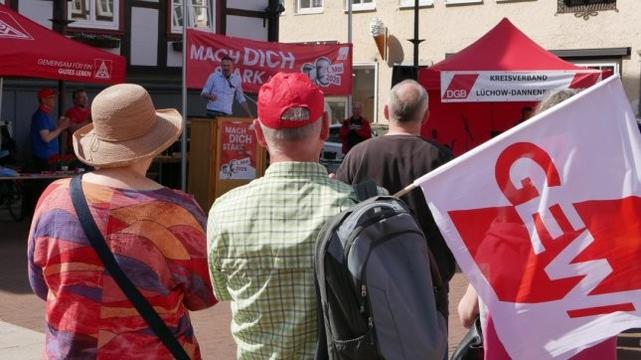 Gewerkschaften übten am Tag der Arbeit Kritik an Politik und Wirtschaft – und pochten auf den Erhalt von Arbeitnehmerrechten