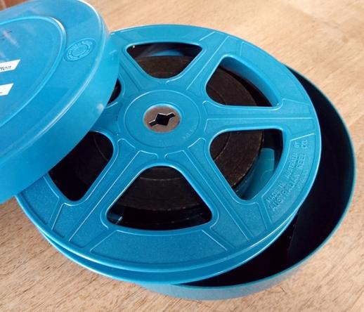 16mm Filmspule aus blauem Plastik