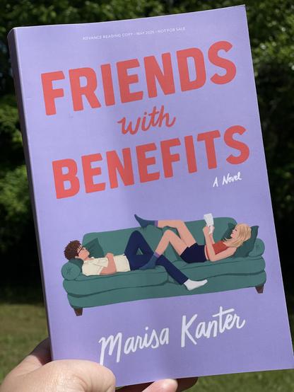 Friends with Benefits
Marisa Kanter
Celadon Books
Publication date : May 6, 2025
📔 384 pages, Paperback