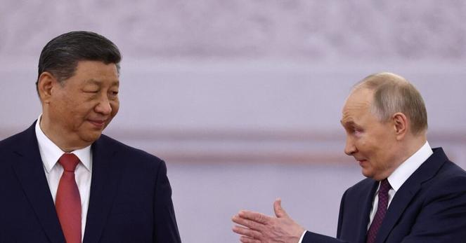 プーチン氏、習氏の戦勝記念式典出席に謝意　「ネオナチに共に対抗」 | ロイター