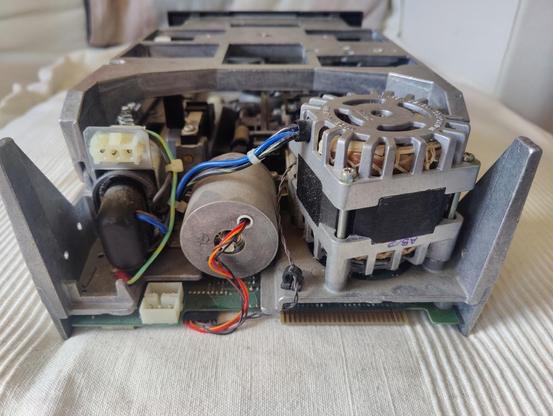 8 Zoll FLoppylaufwerk von hinten