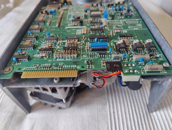 8 Zoll FLoppylaufwerk von hinten unten