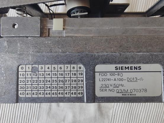 Aufkleber auf 8 Zoll FLoppylaufwerk