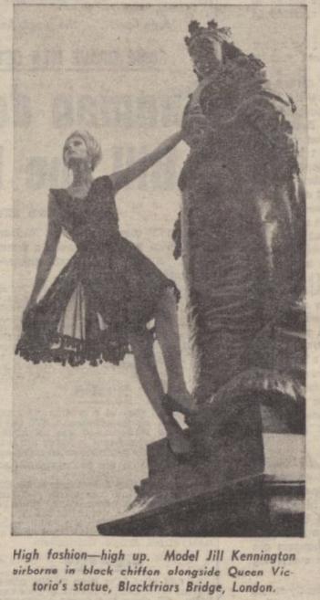 A model and Queen Victoria’s statue