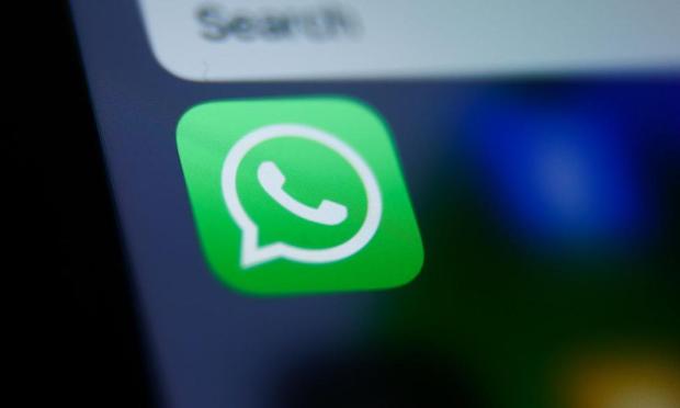 El icono de WhatsApp en la pantalla de un teléfono móvil. (Jakub Porzycki)