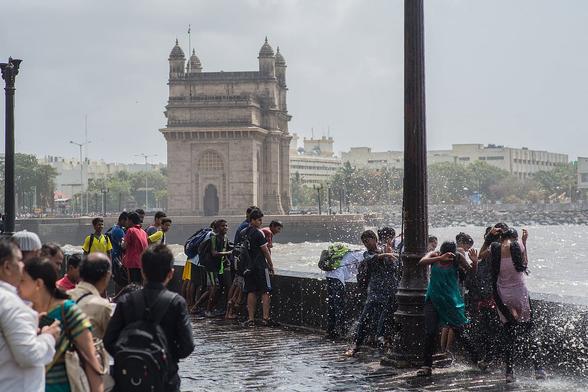 Amid record-breaking monsoon rainfall in Mumbai, climate scientists demand better early warning mechanisms 
