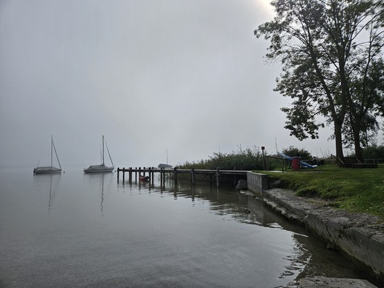 Der Ammersee am 07.09.2024 
Noch in der Zeit w3o sich der Nebel auflöst.